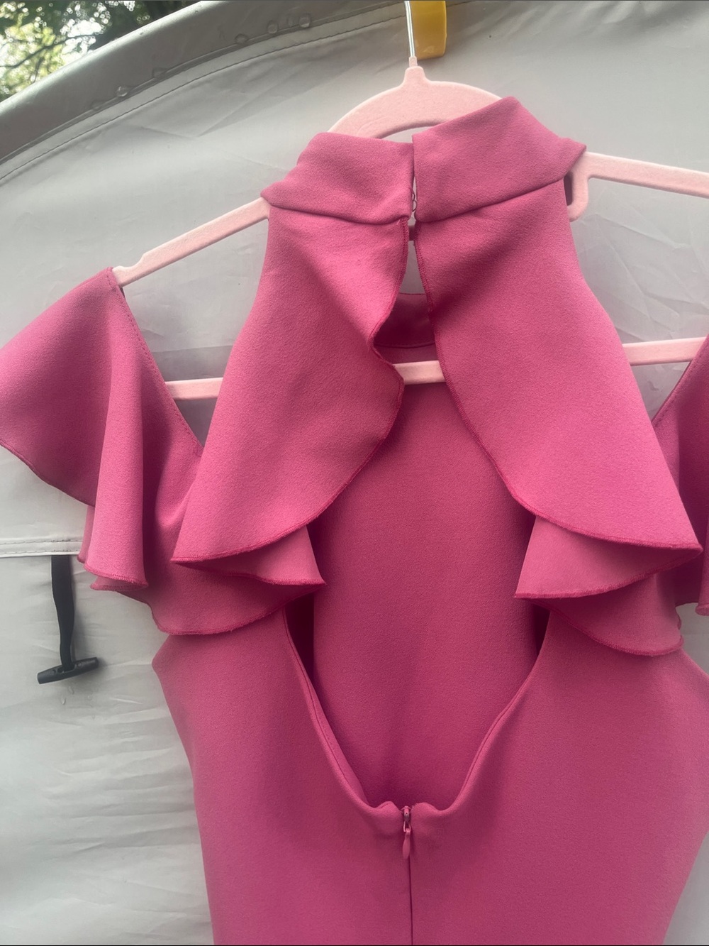 Cold-Shoulder Ruffle Sheath Dress in Rose - Picture 6 of 8